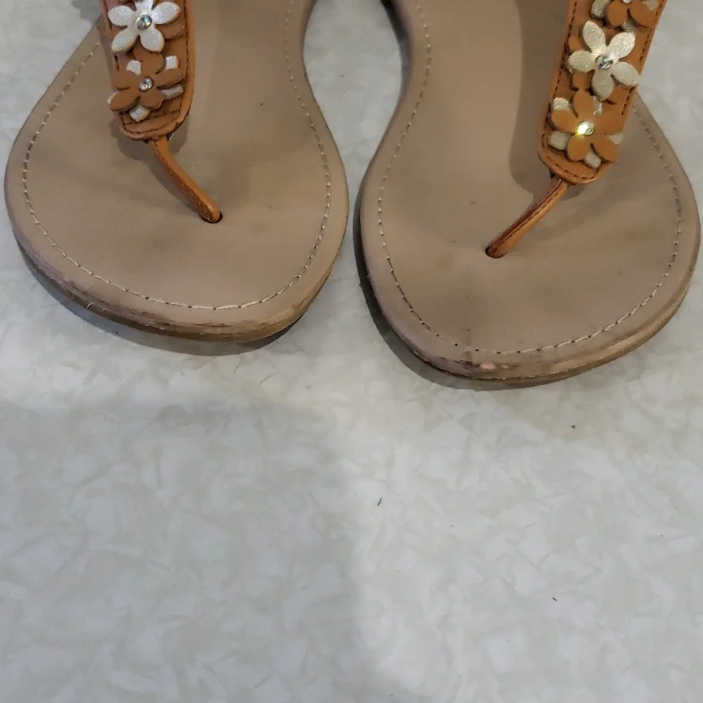The‎ Children's Place Girl's Flower T-Strap Sandals size 3